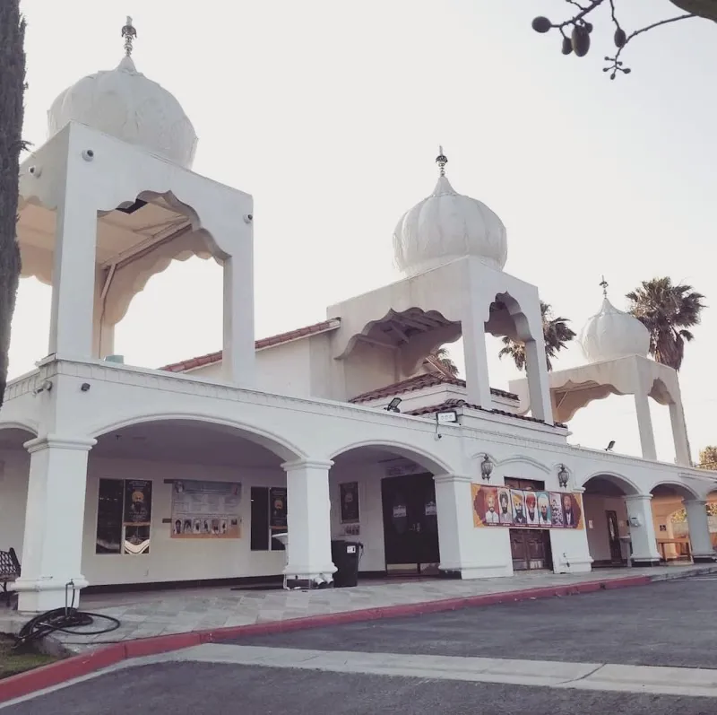 Gurdwara Sahib Riverside ਗੁਰਦੁਆਰਾ ਸਾਹਿਬ ਰਿਵਰਸਾਈਡ - Gurdwara in Jurupa Valley, California