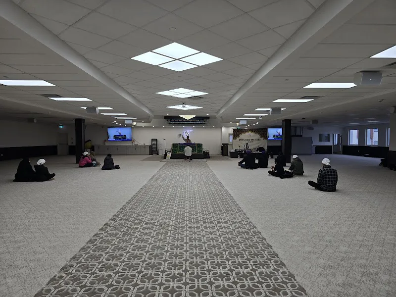 Gurdwara Darbar Sri Guru Granth Sahib JI Calgary - Gurdwara in Calgary, Alberta