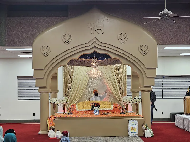 York Gurdwara Sahib Society ( ਯੋਰਕ ਗੁਰਦੁਆਰਾ ਸਾਹਿਬ ਸੁਸਾਇਟੀ ) - Gurdwara in Surrey, British Columbia
