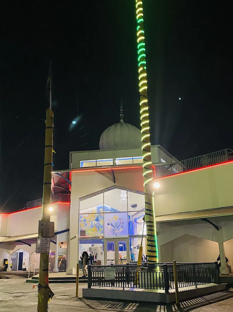 Sri Guru Singh Sabha Gurdwara - Gurdwara in Surrey, British Columbia