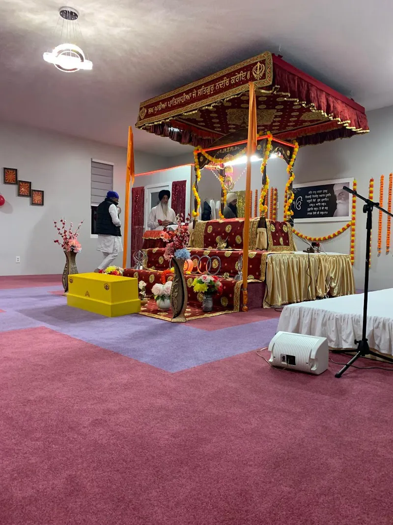 ਸੌ ਮੀਲ ਘਰ ਗੁਰਦੁਆਰਾ ਸਾਹਿਬ -100 Mile House Sikh Society- - Gurdwara in 100 Mile House, British Columbia